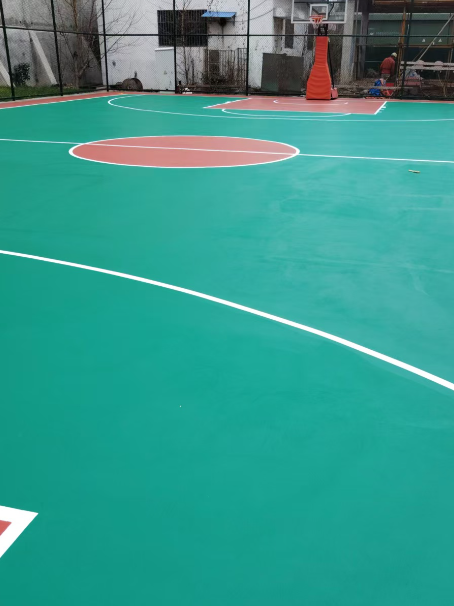 尖扎 球场长期使用易出现地面开裂